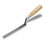 6 3⁄4 in x 1⁄2 Pointing Slicker - Wood handle